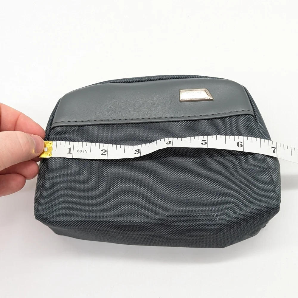 ✨3/$15 Tumi For Delta Small Grey Zip Up Toiletries Bag